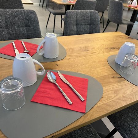 Cit'Hotel Le Welcome Moutiers  Εξωτερικό φωτογραφία